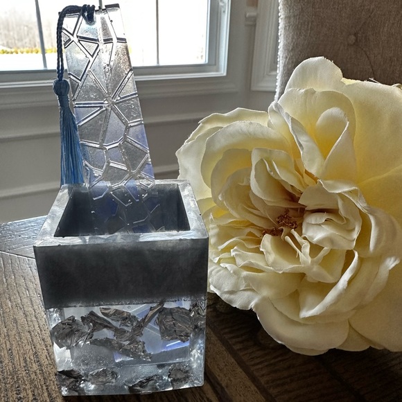 Hand Crafted * Bookmark Holder - Desk Organizer Or Decor - Picture 1 of 11